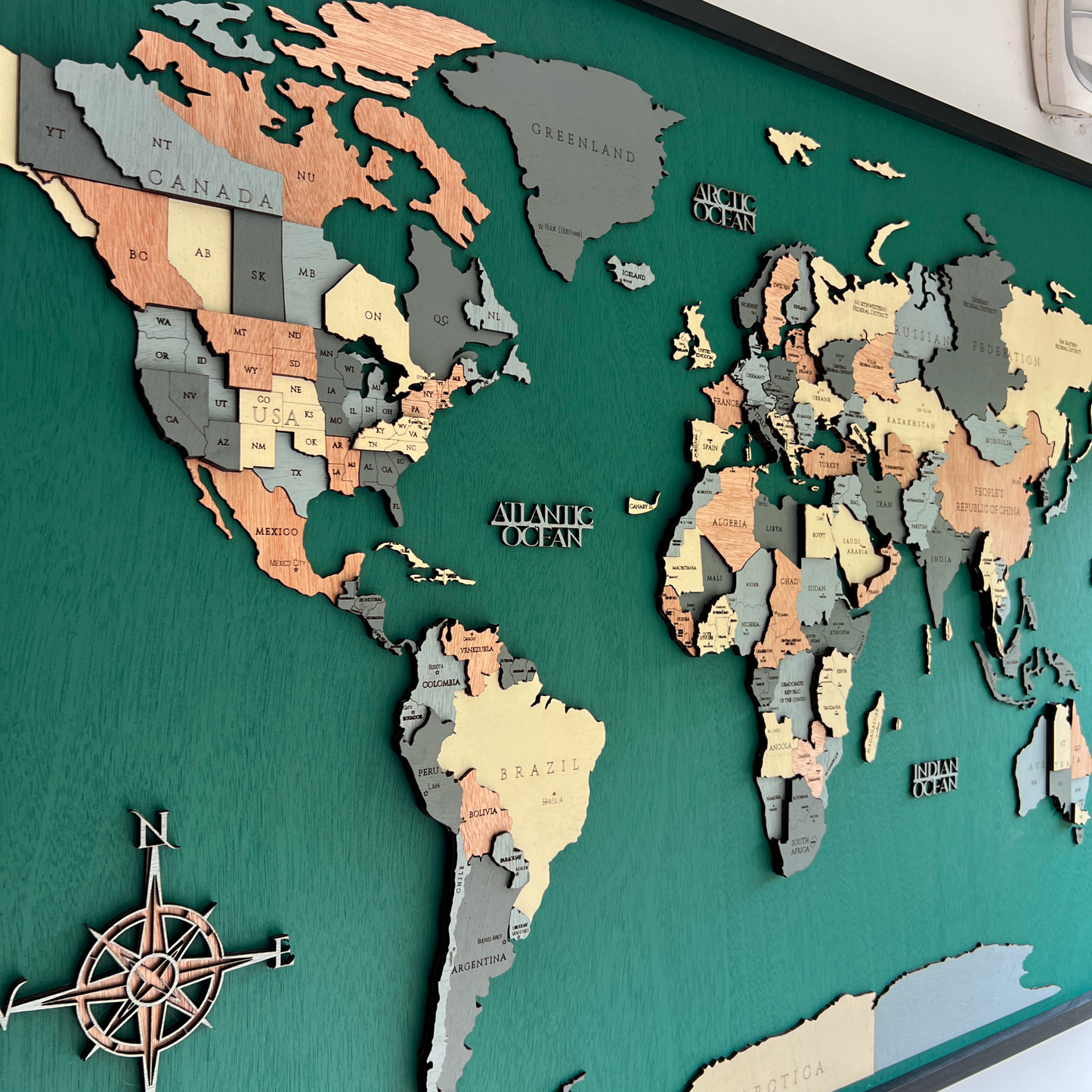 Mapa Mundial en Madera Enmarcado