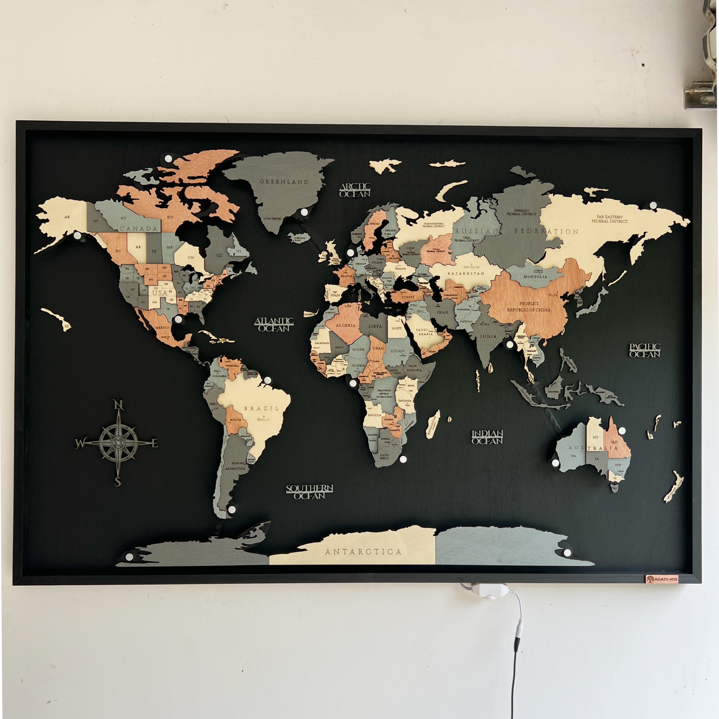 Mapa Mundial en Madera Enmarcado
