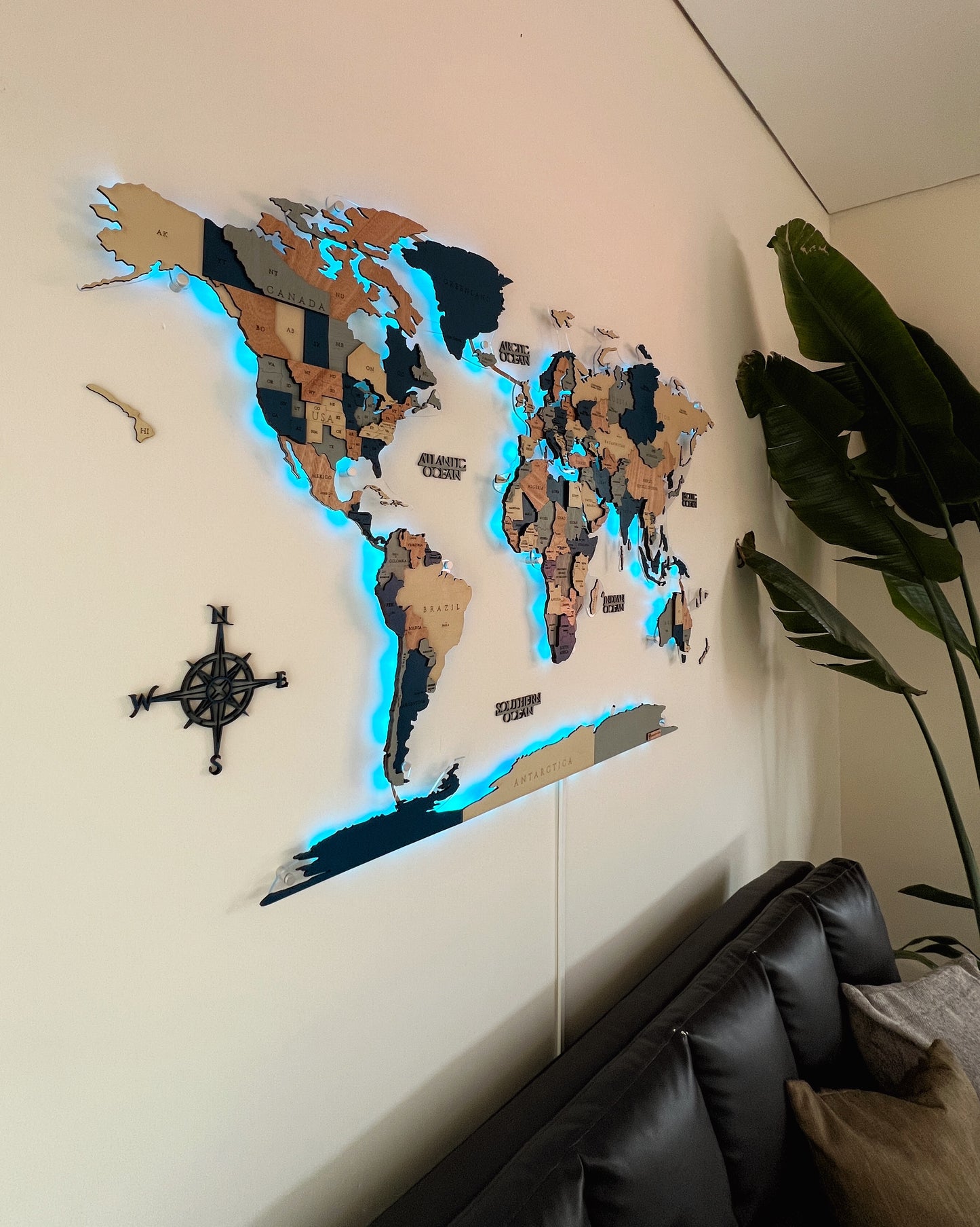 Mapa Mundial en Madera-Contorno en Acrílico